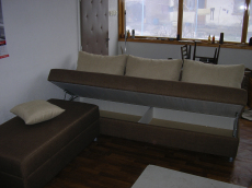 Мека мебел изработена по поръчка с механизъм за отваряне и ракла.Дамаската е зебло,възглавници от силиконов пух със сваляеми калъфи за по-лесно почистване.